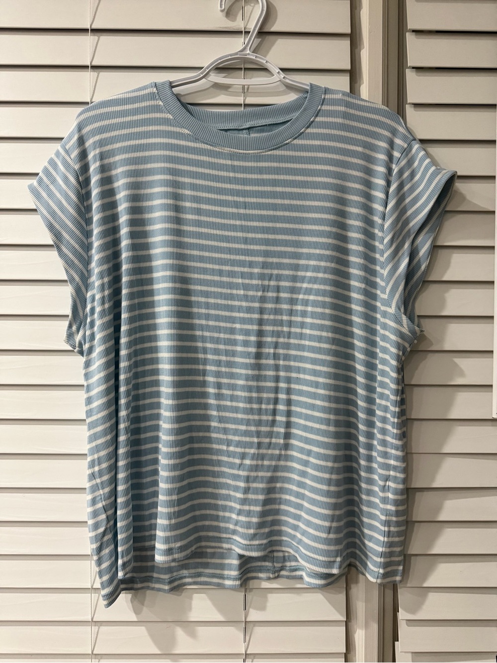 American Eagle Light Blue & White Striped Women's Tee 🩵🤍 Size XL